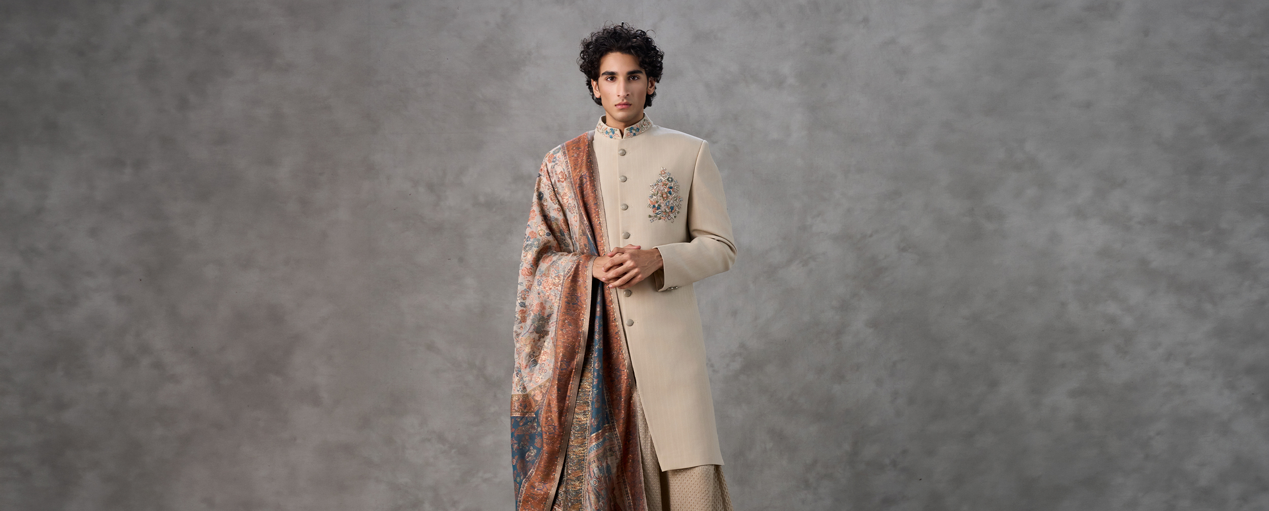 Sherwani for Men : How to Choose the Right One for Your Wedding